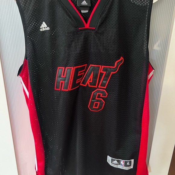 LeBron James Heat 🔥🔥 adidas Jersey xl - Picture 3 of 4